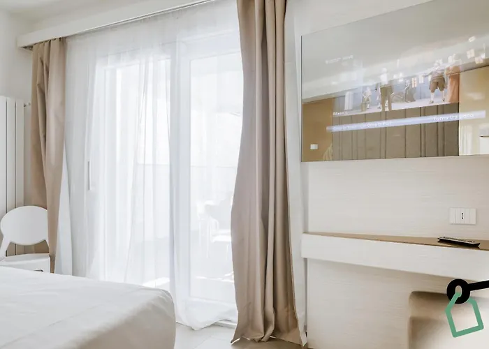 Hotiday Aparthotel 4*